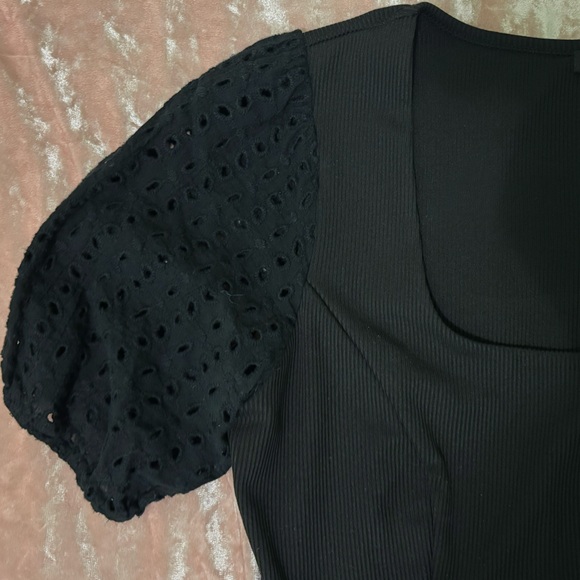 Cropped black shirt - Picture 2 of 2